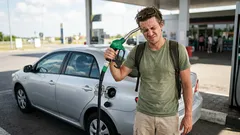 So sparen Sie Kraftstoff auf einer Autoreise: Praktische und wirksame Methoden